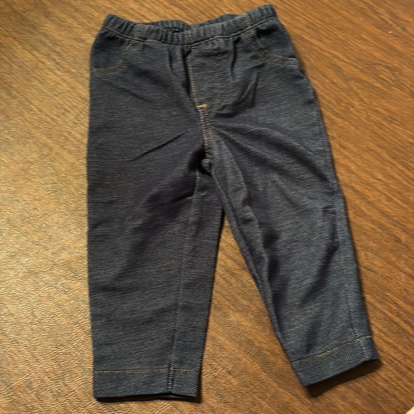 Guess Baby Jean jacket, long sleeve pink bodysuit and jeans 6-9 month size - Picture 6 of 11